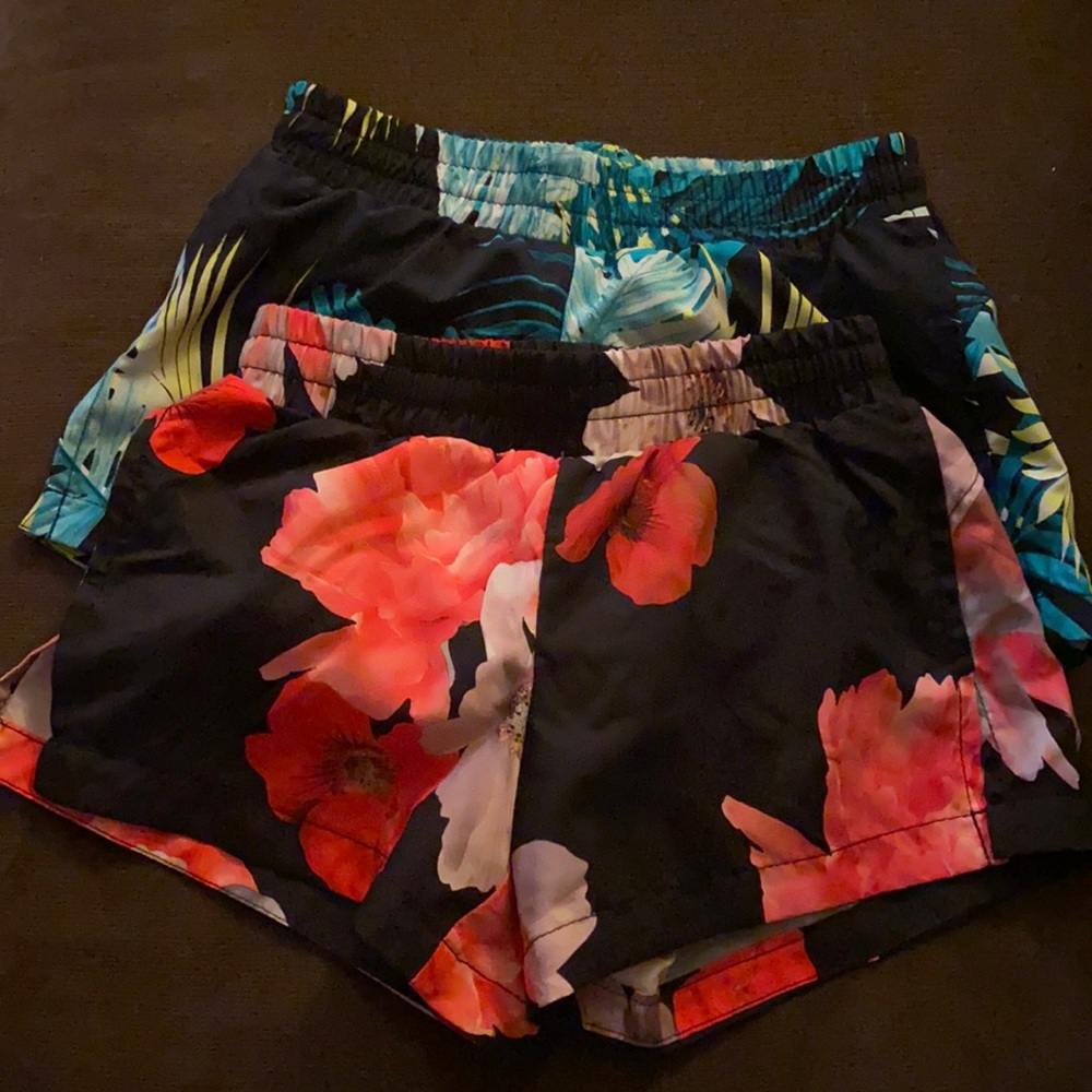 Girls active floral print shorts